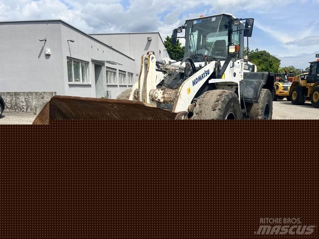 Komatsu WA 320-6 Pyöräkuormaajat