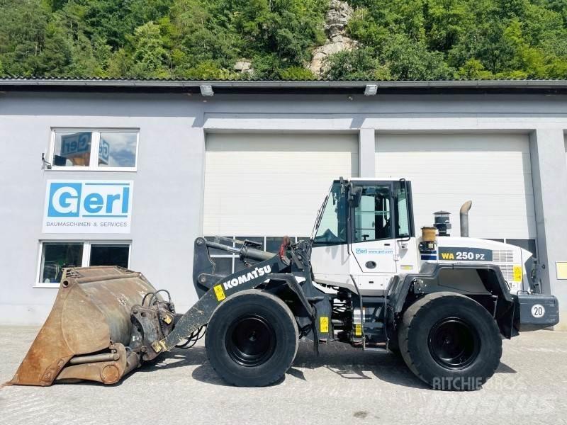 Komatsu WA250PZ-6 Pyöräkuormaajat