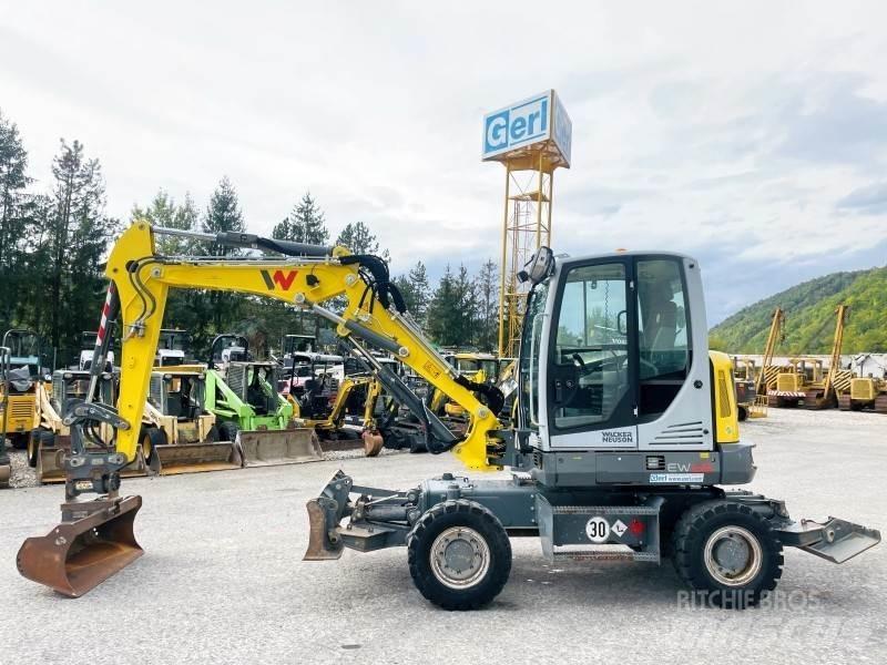 Neuson EW65 Pyöräkaivukoneet