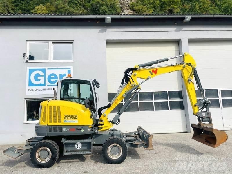 Neuson EW65 Pyöräkaivukoneet