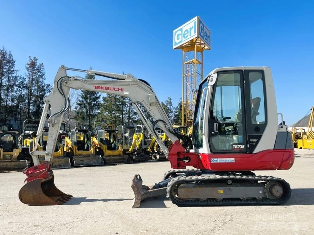 Takeuchi TB235 Minikaivukoneet < 7t