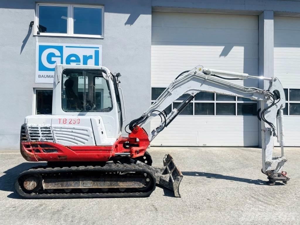 Takeuchi TB250 Minikaivukoneet < 7t