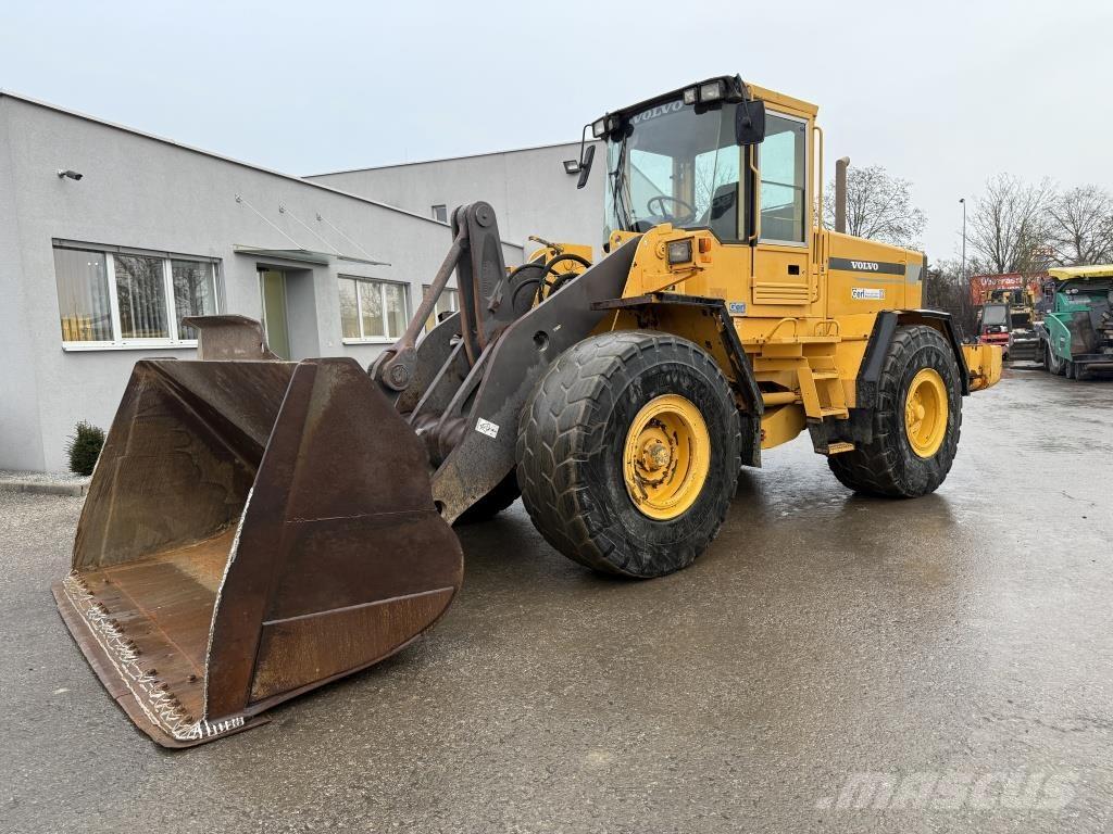 Volvo L 120 C Pyöräkuormaajat
