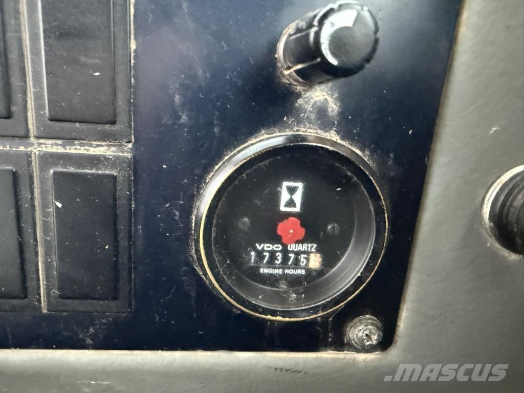 Volvo L 120 C Pyöräkuormaajat