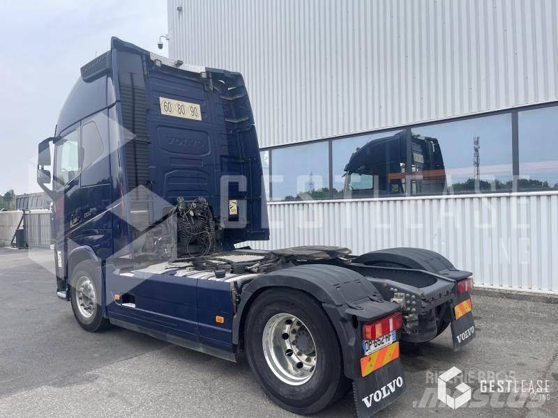 Volvo FH Vetopöytäautot