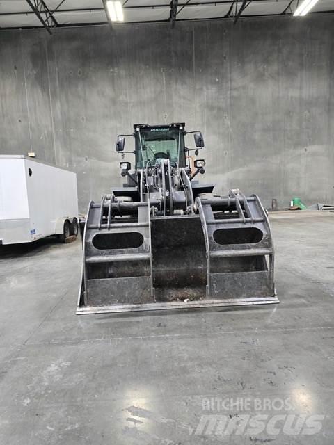 Doosan DL250-7 Pyöräkuormaajat
