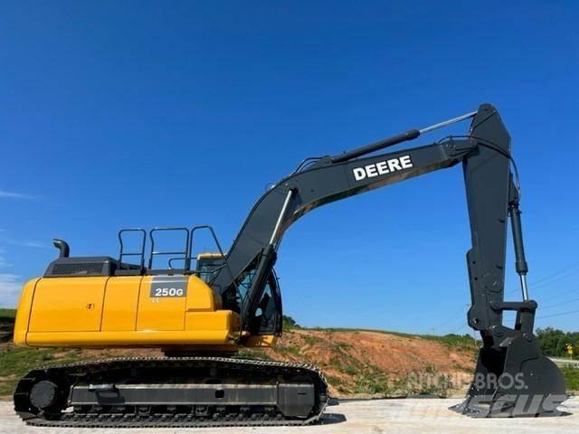 John Deere 250G Telakaivukoneet