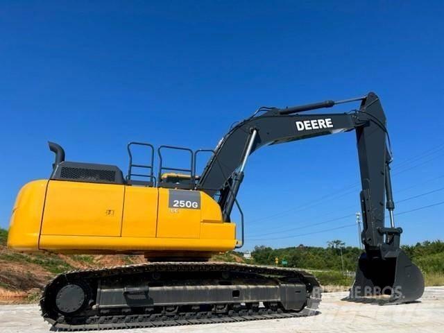 John Deere 250G Telakaivukoneet