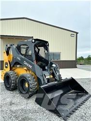 John Deere 318G Liukuohjatut kuormaajat