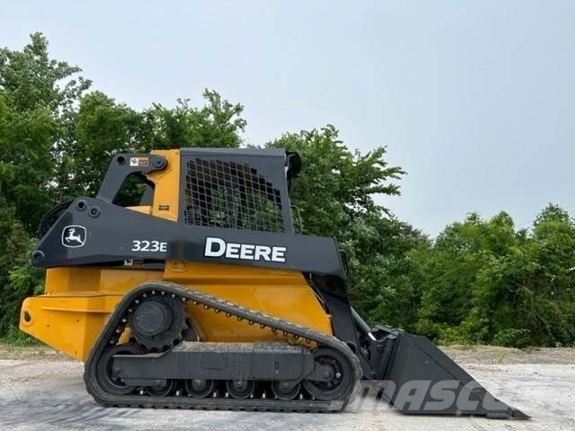 John Deere 323E Liukuohjatut kuormaajat