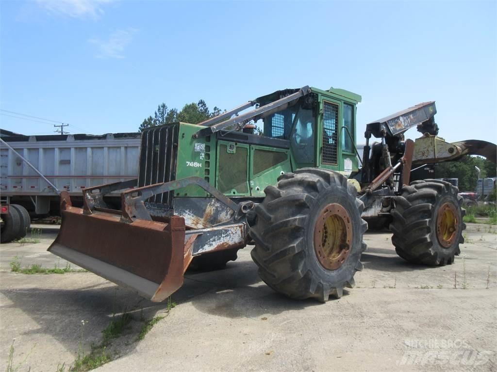 John Deere 748H Juontokoneet