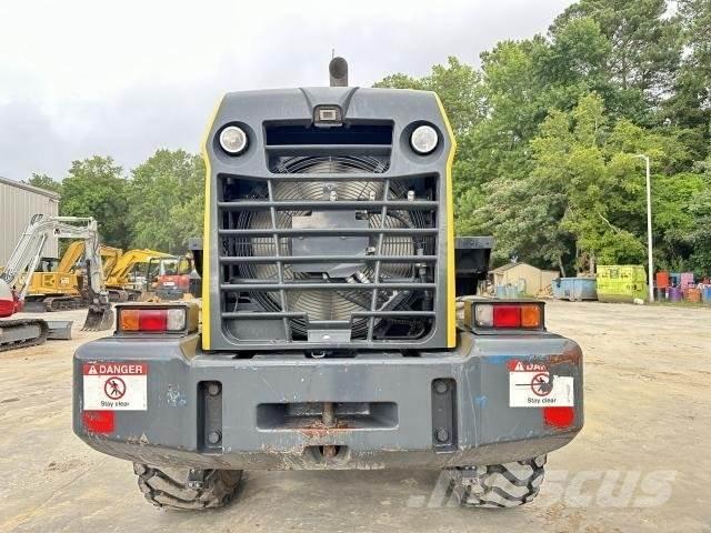 Komatsu WA320-8 Pyöräkuormaajat