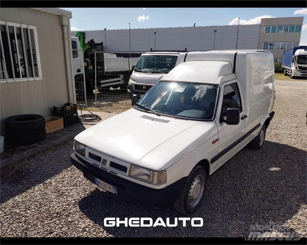 Fiat FIORINO Jakeluautot