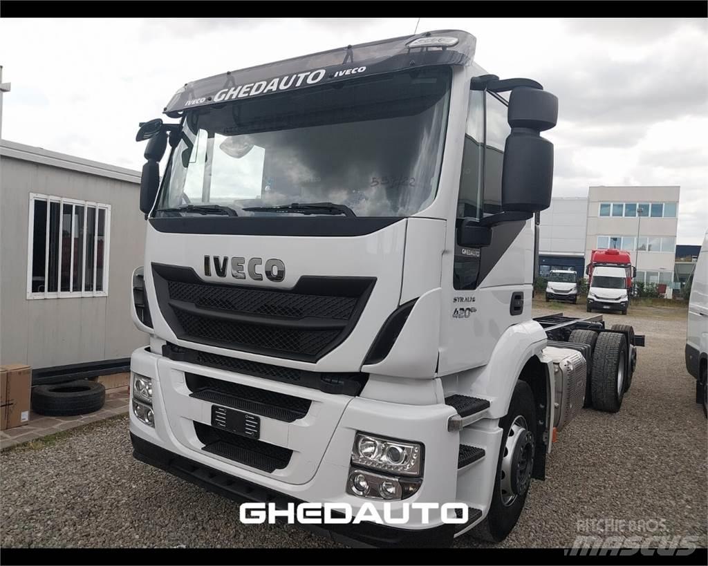 Iveco AT260S40Y/PS Umpikorikuorma-autot