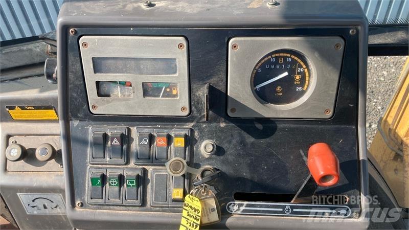 Ford 655 C Kaivurikuormaajat