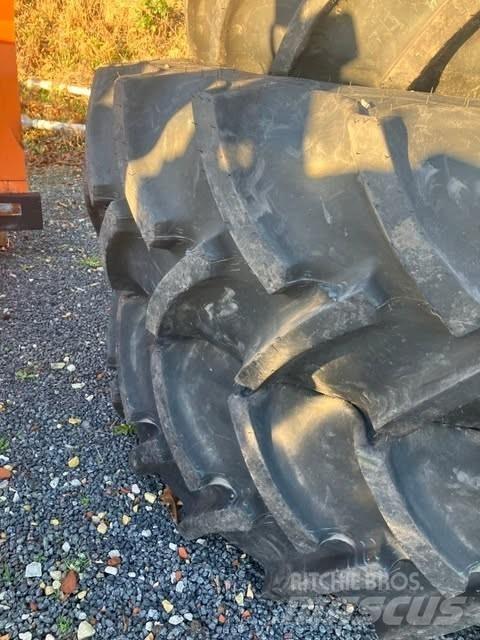 Mitas  Renkaat ja vanteet