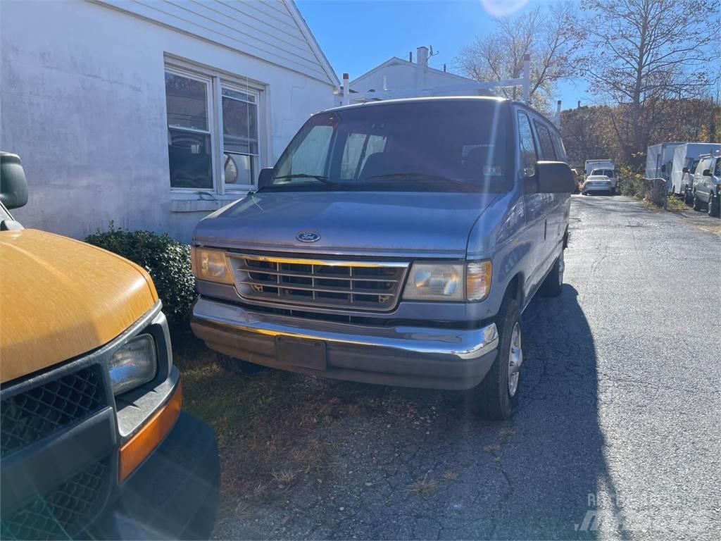 Ford E-250 Pakettiautot