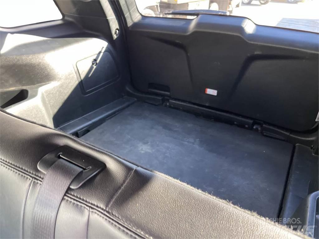 Ford Explorer Henkilöautot