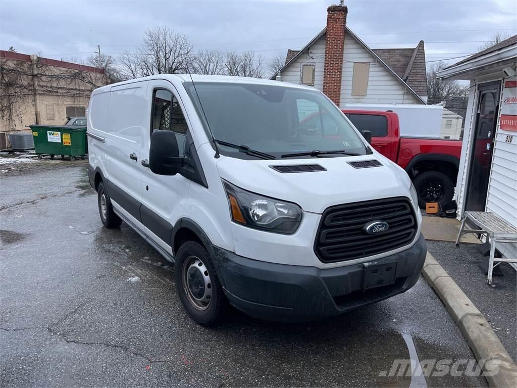 Ford Transit Jakeluautot
