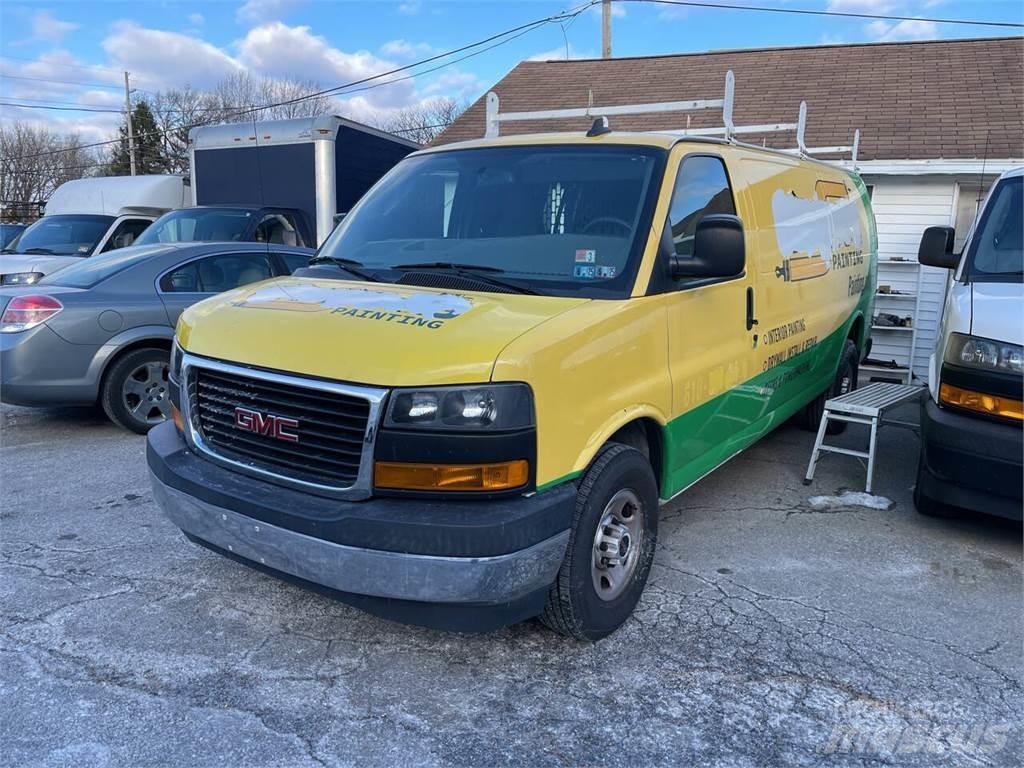 GMC Savana Pakettiautot