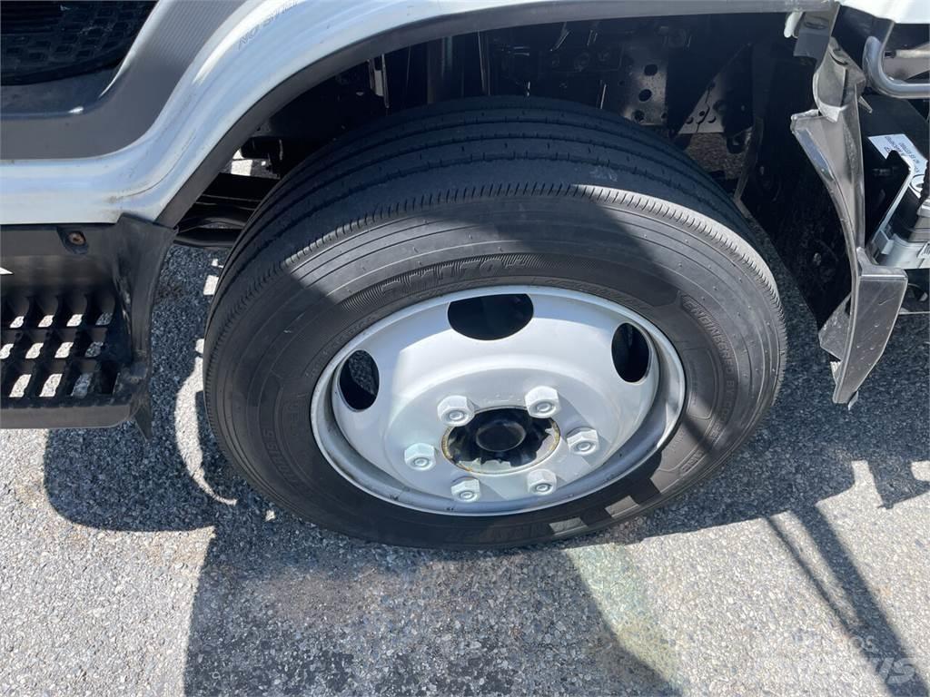 Isuzu NRR Umpikorikuorma-autot