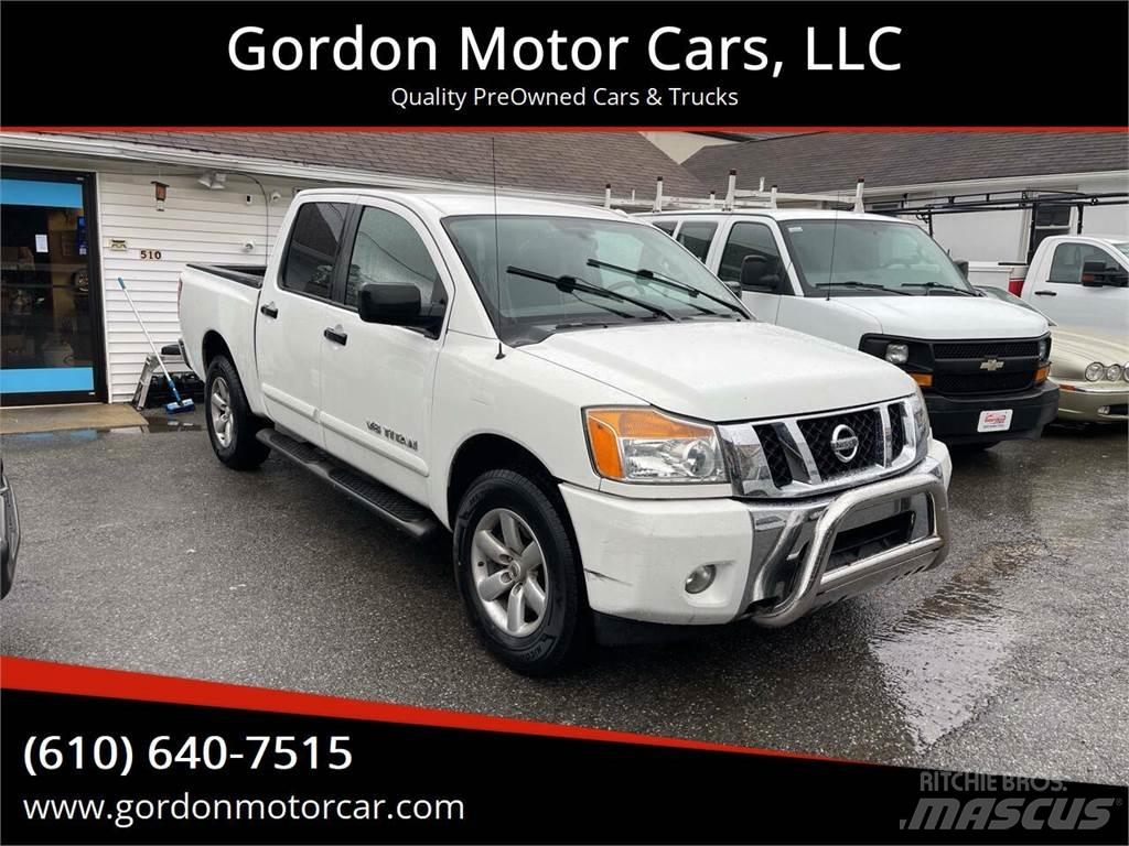 Nissan Titan Lava-autot