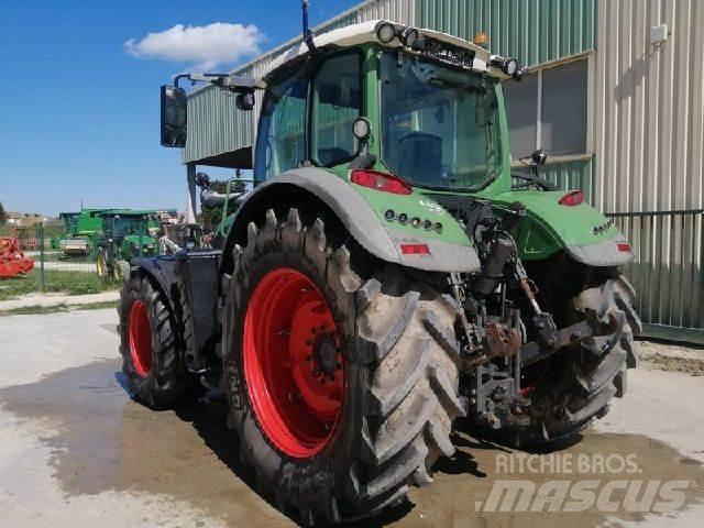 Fendt 718 VARIO Traktorit