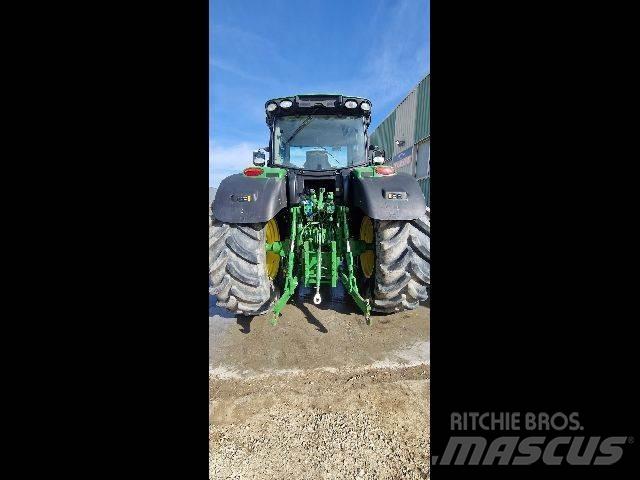 John Deere 6210 R Traktorit