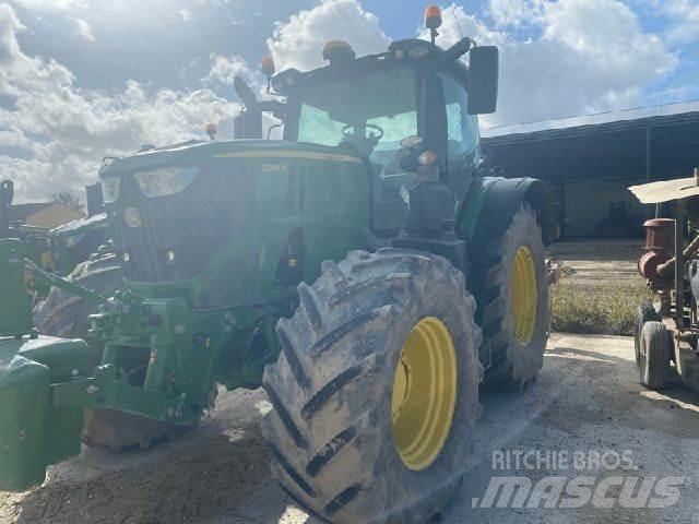 John Deere 6230R Traktorit