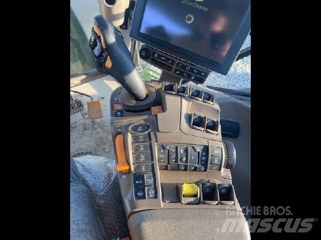 John Deere 6R120 Traktorit