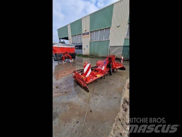 Kuhn HR3004 Äkeet