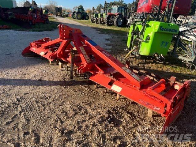 Kuhn HR404 Äkeet