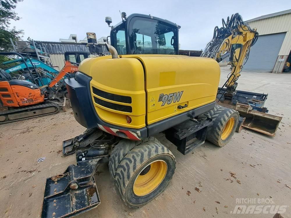 Yanmar B95W Pyöräkaivukoneet