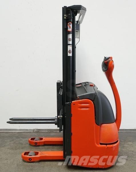 Linde L 10 379 Ajettavat pinoamisvaunut