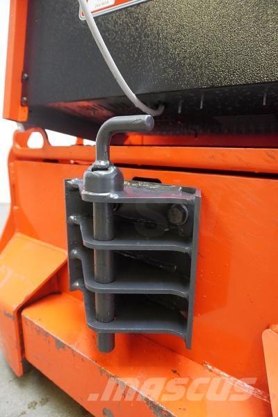 Linde P 30 132 Vetotrukit