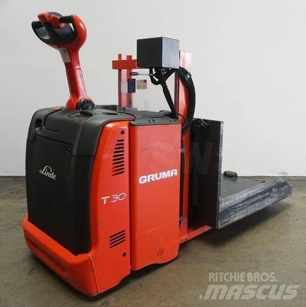 Linde T 30 131 Lavansiirtotrukit