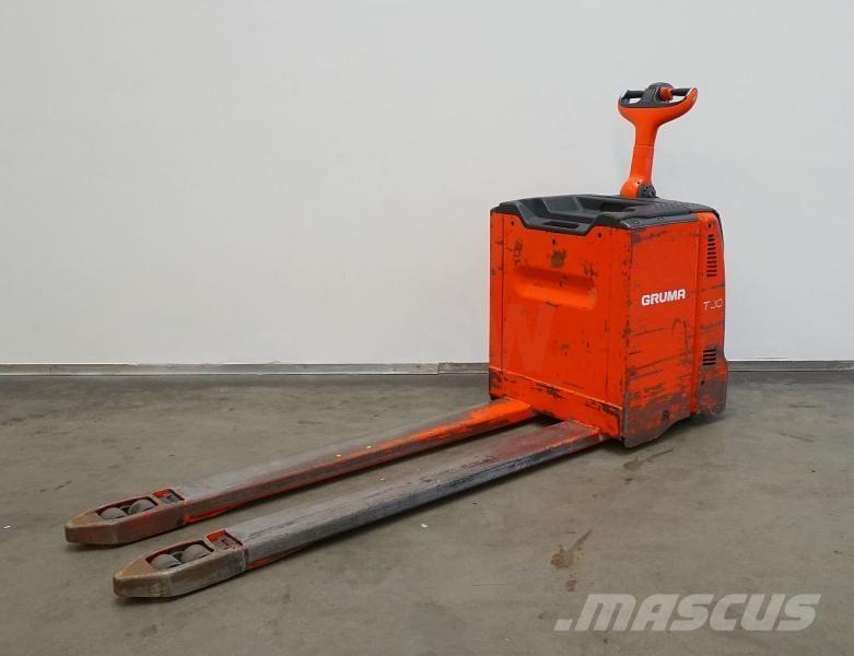 Linde T 30 131 Lavansiirtotrukit
