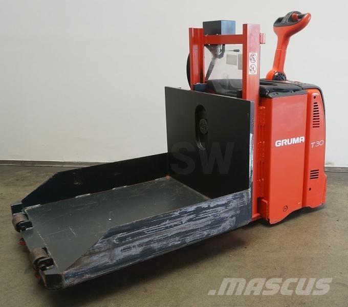 Linde T 30 131 Lavansiirtotrukit