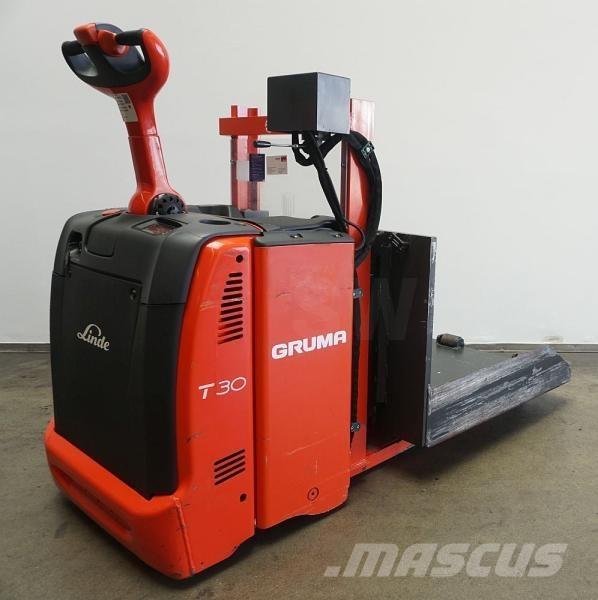 Linde T 30 131 Lavansiirtotrukit