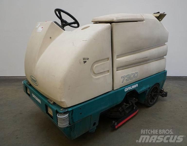 Tennant 7300 Pesu- ja lakaisukoneet