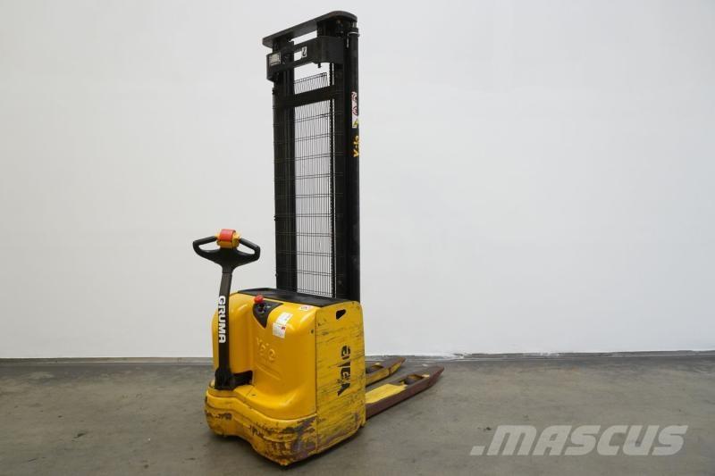 Yale MS12AC Ajettavat pinoamisvaunut