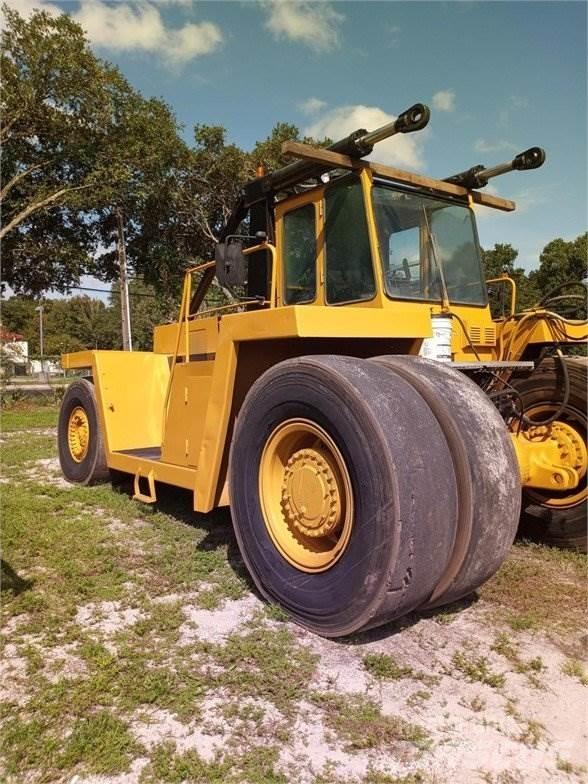 CAT V900 Kontinkäsittelytrukit