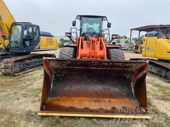 Hitachi ZW250-6 Pyöräkuormaajat