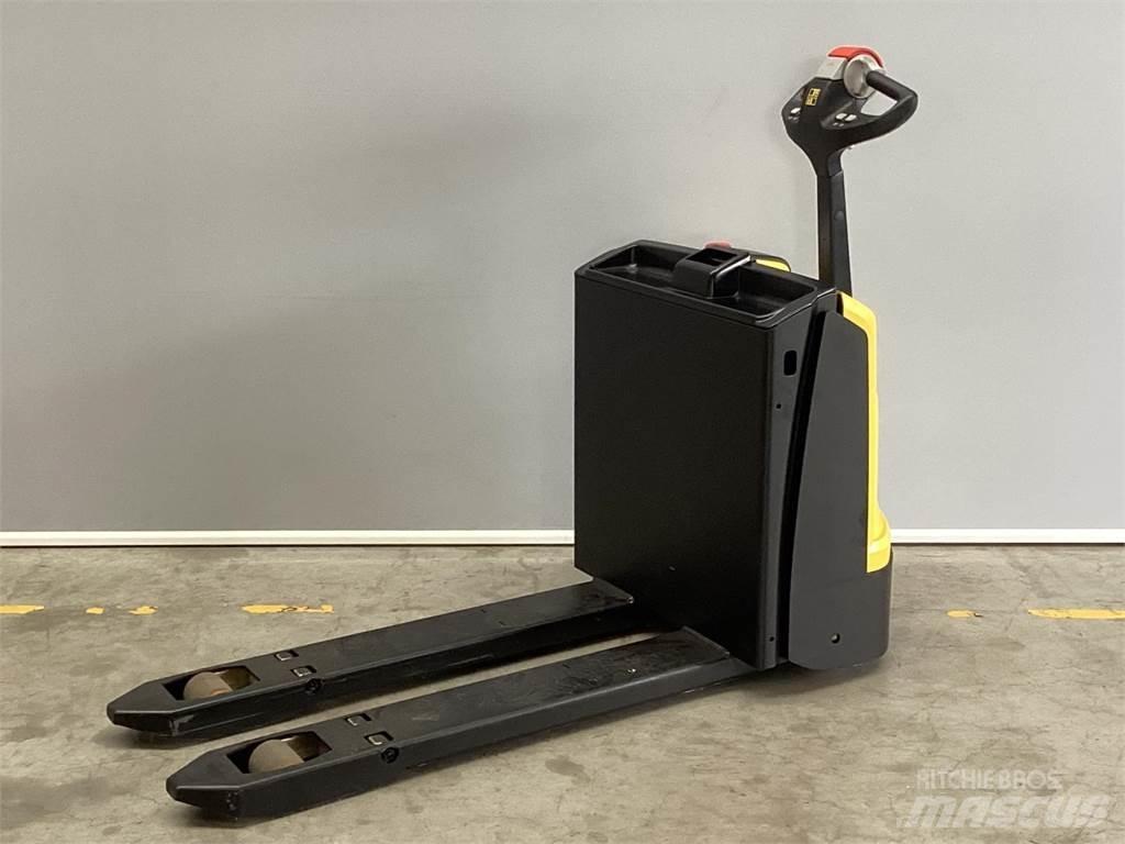 Hyster P1.6 Käyden ajettavat pinoamistrukit