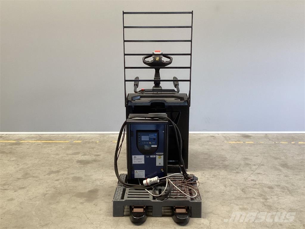 Hyster P2.0S Käyden ajettavat pinoamistrukit