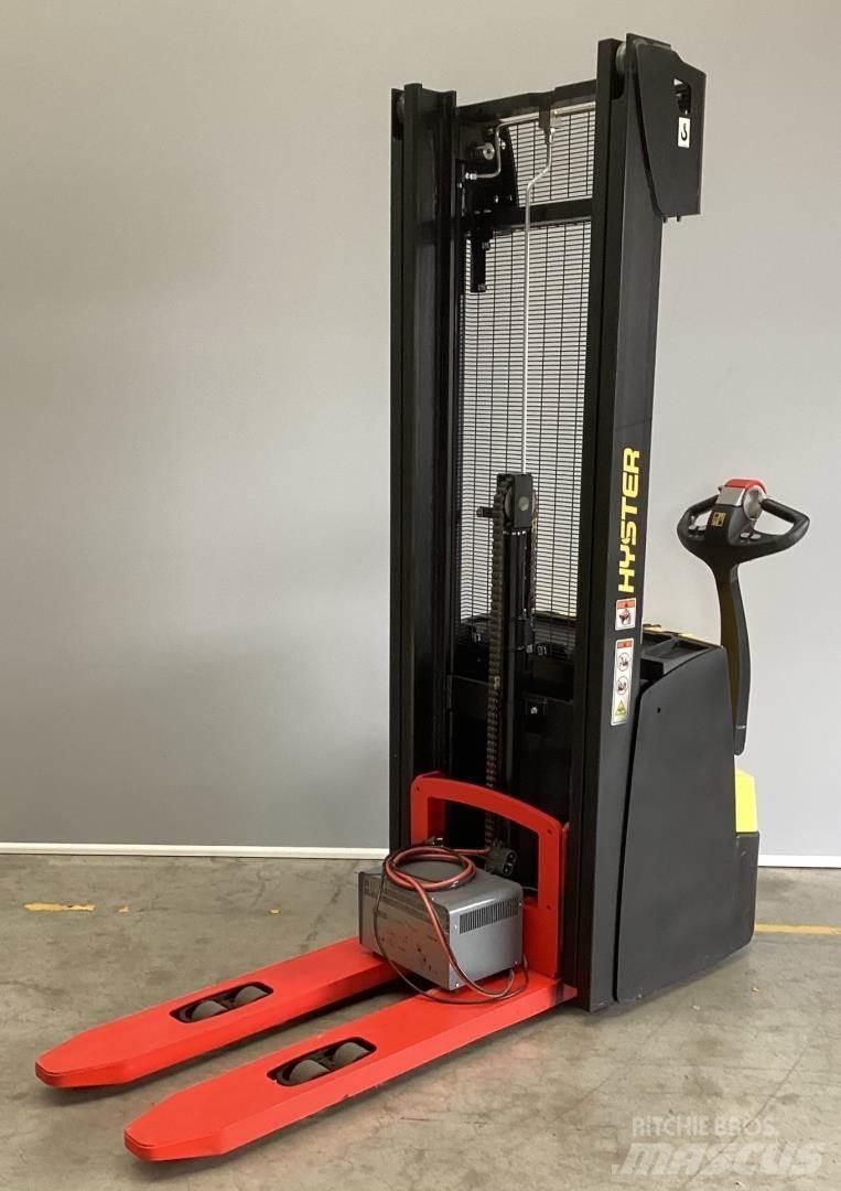 Hyster S1.4 Käyden ajettavat pinoamistrukit