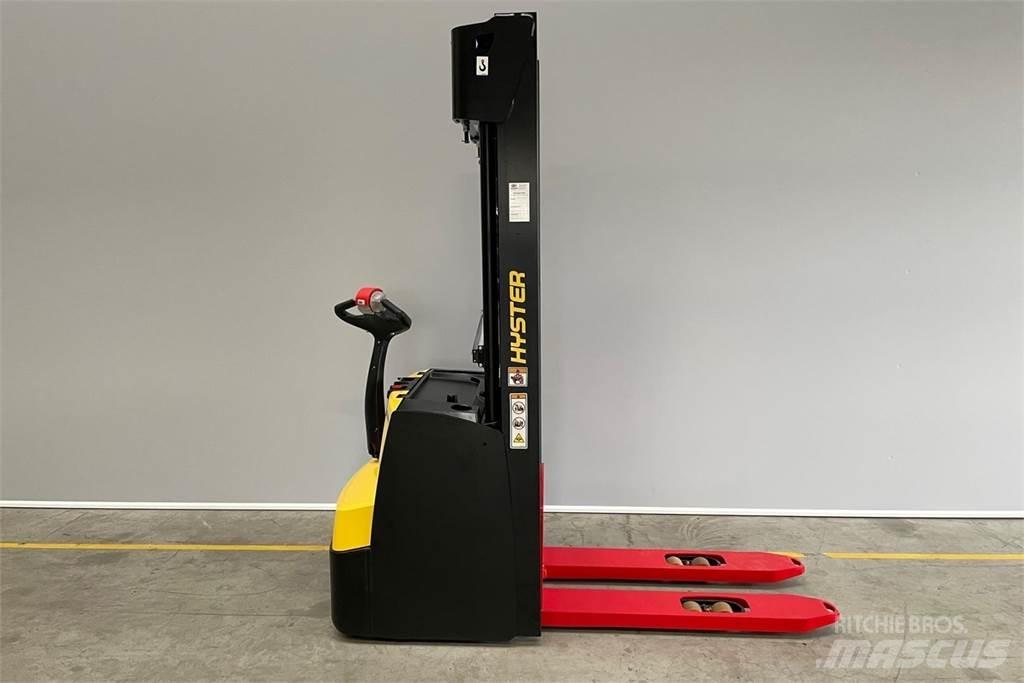 Hyster S1.6 Käyden ajettavat pinoamistrukit