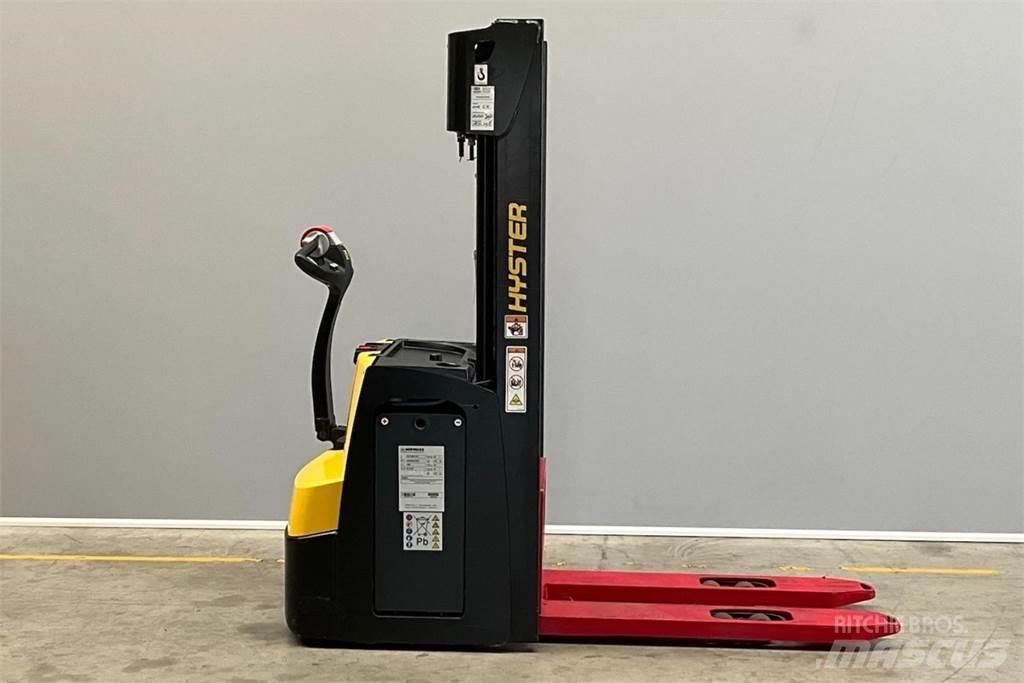 Hyster S1.6 Käyden ajettavat pinoamistrukit