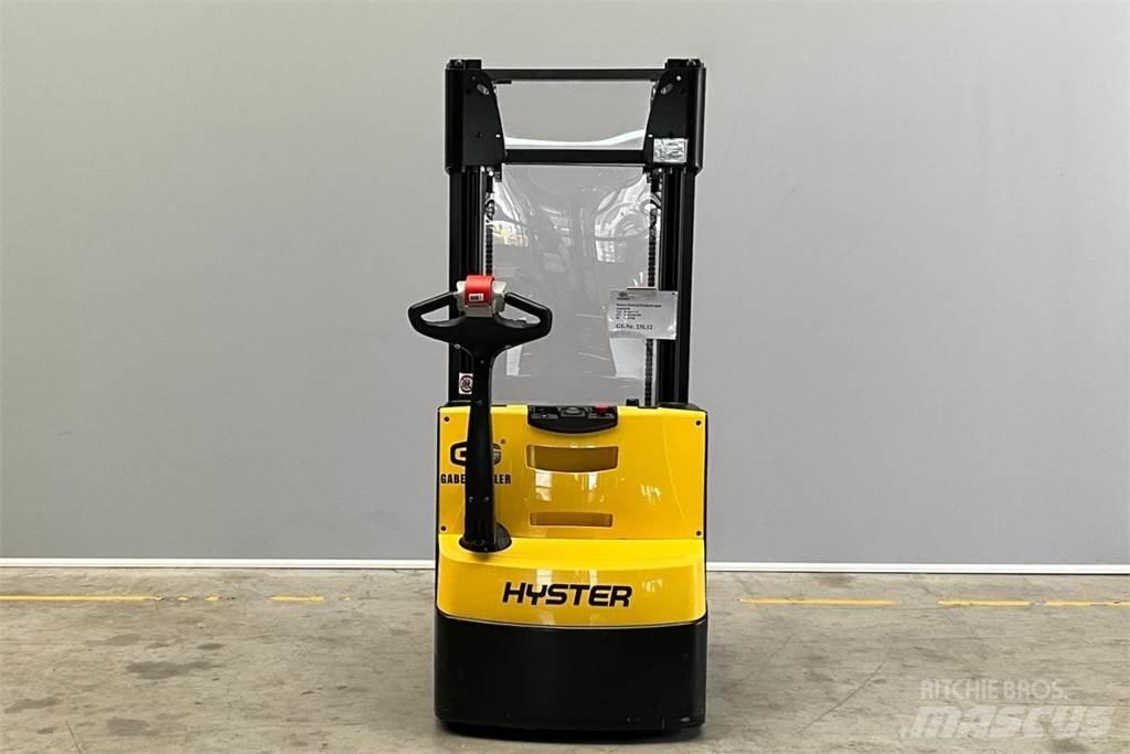 Hyster S1.6 Käyden ajettavat pinoamistrukit