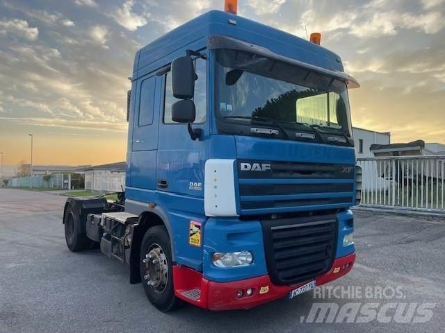 DAF XF105 410 Vetopöytäautot